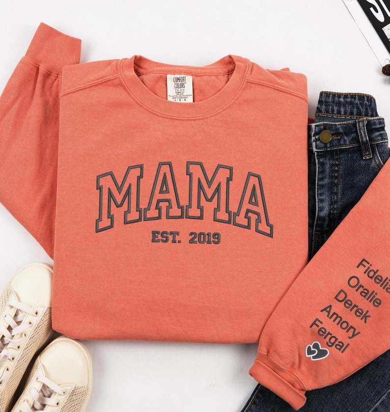 Comfort Colors® Custom Embroidered Mama Sweatshirt With Kids Names, Mama Sweatshirt Embroidered, Personalized Mimi, Momma, Mama...