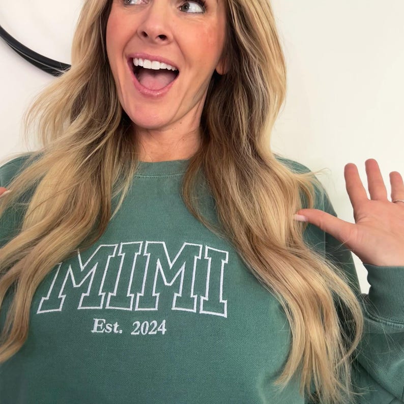 Comfort Colors® Custom Embroidered Mama Sweatshirt With Kids Names, Mama Sweatshirt Embroidered, Personalized Mimi, Momma, Mama...